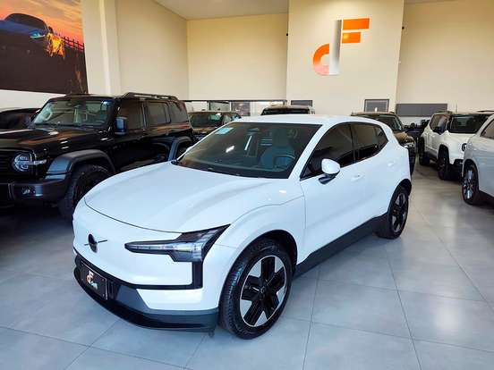 VOLVO-EX30-2024