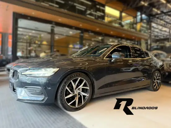 VOLVO-S60-2.0 T4 MOMENTUM GASOLINA 4P AUTOMÁTICO VOLVO-S60-2019