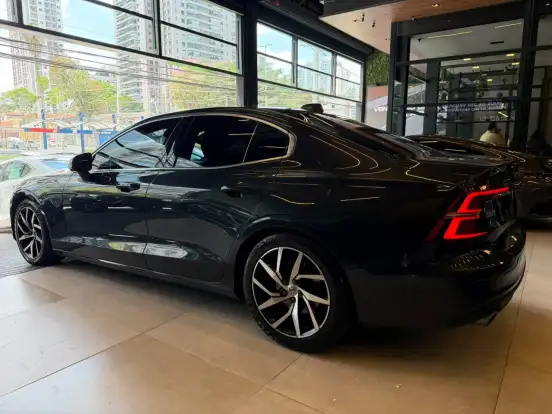VOLVO-S60-2019