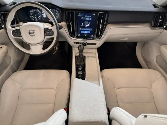 VOLVO-S60-2019