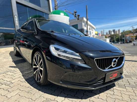 VOLVO-V40-2.0 T4 MOMENTUM GASOLINA 4P AUTOMÁTICO VOLVO-V40-2019