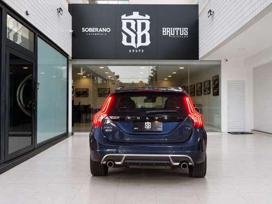 VOLVO-V60-2013