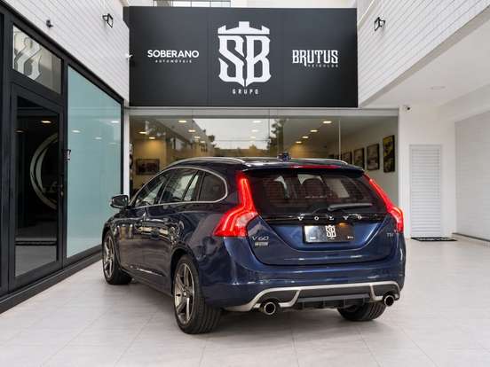 VOLVO-V60-2013