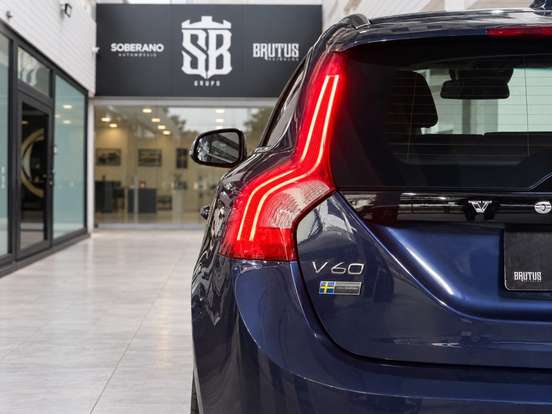 VOLVO-V60-2.0 T5 R DESIGN DYNAMIC 16V TURBO GASOLINA 4P AUTOMATIZADO VOLVO-V60-2013