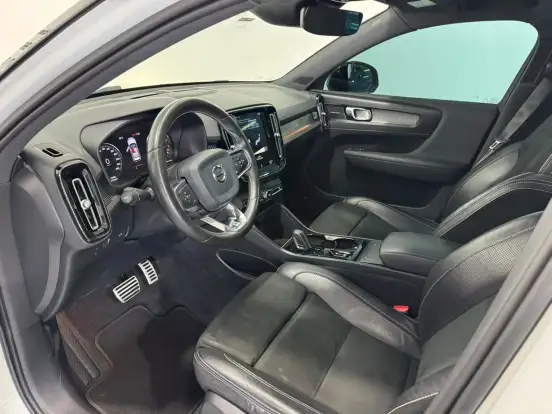 VOLVO-XC40-2.0 T5 GASOLINA R-DESIGN AWD GEARTRONIC VOLVO-XC40-2019