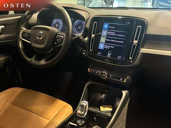 VOLVO-XC40-2020