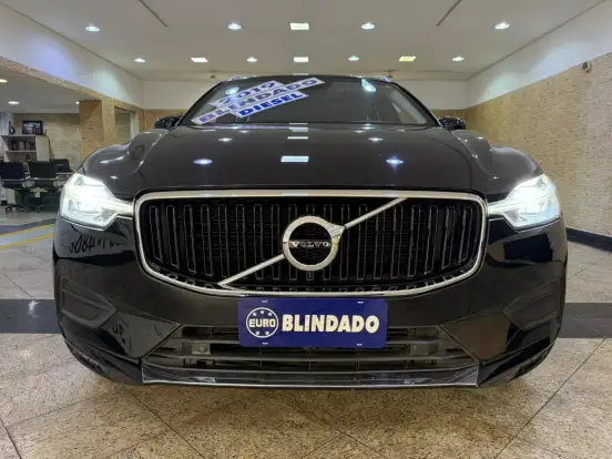 VOLVO-XC60-2018