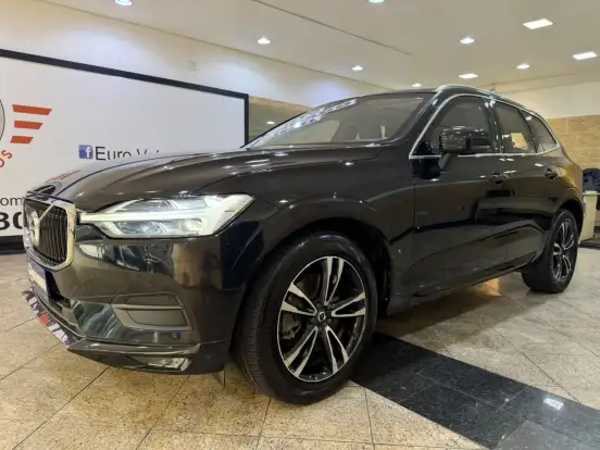 VOLVO-XC60-2.0 D5 DIESEL MOMENTUM AWD GEARTRONIC VOLVO-XC60-2018