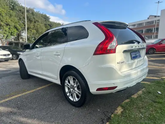 VOLVO-XC60-2014