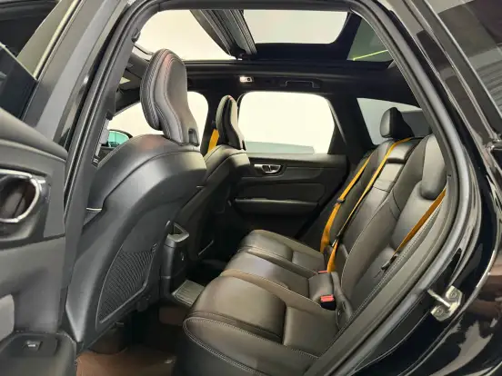 VOLVO-XC60-2019