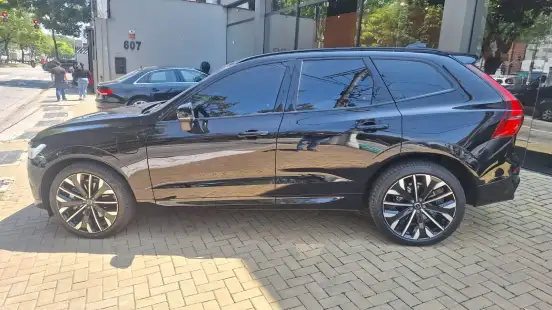 VOLVO-XC60-2025