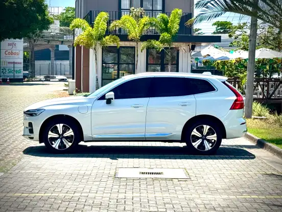 VOLVO-XC60-2024