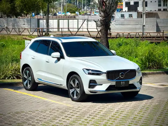 VOLVO-XC60-2024