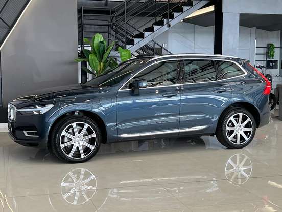 VOLVO-XC60-2021