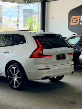 VOLVO-XC60-2021