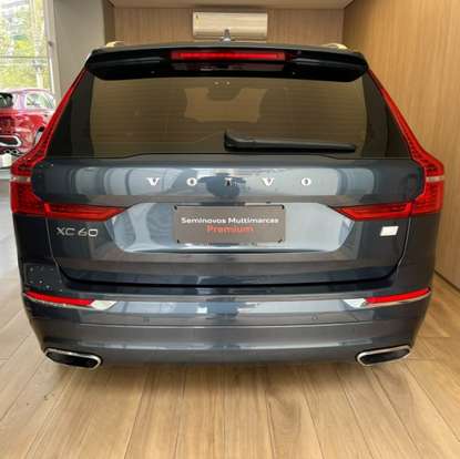 VOLVO-XC60-2021