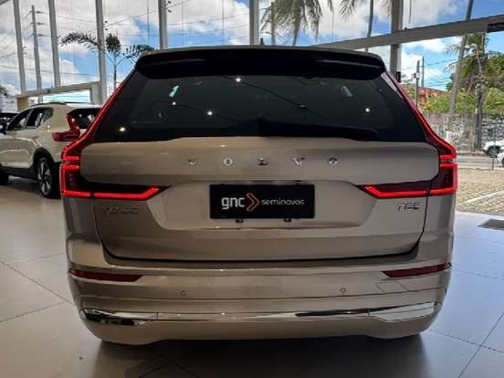 VOLVO-XC60-2025