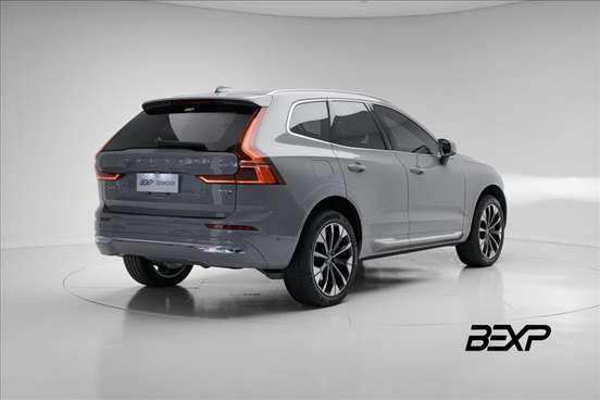 VOLVO-XC60-2025