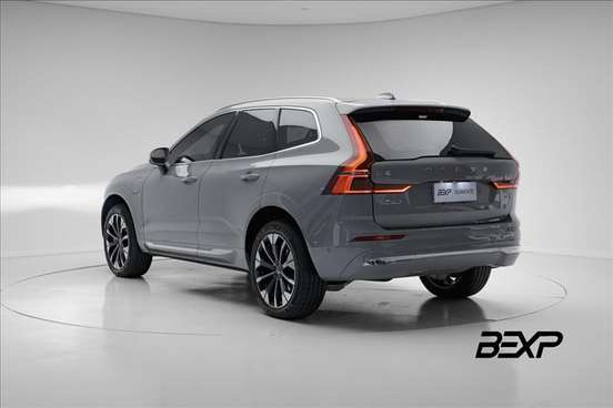 VOLVO-XC60-2025