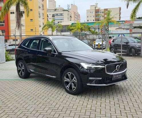 VOLVO-XC60-2022