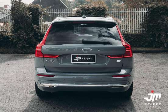 VOLVO-XC60-2021