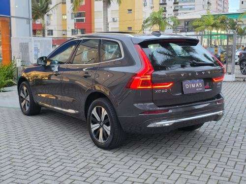 VOLVO-XC60-2025
