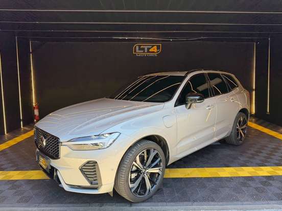 VOLVO-XC60-2022