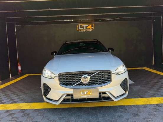 VOLVO-XC60-2022