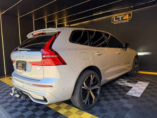 VOLVO-XC60-2022