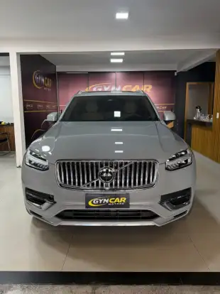 VOLVO-XC90-2023