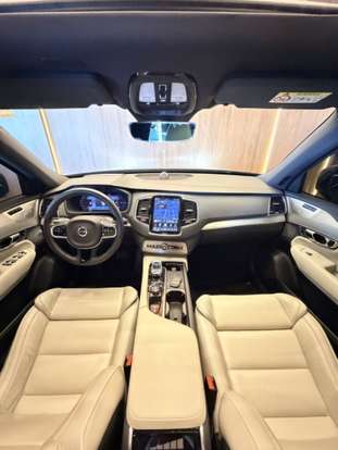 VOLVO-XC90-2023