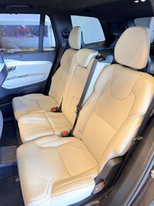 VOLVO-XC90-2023