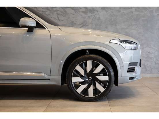 VOLVO-XC90-2024
