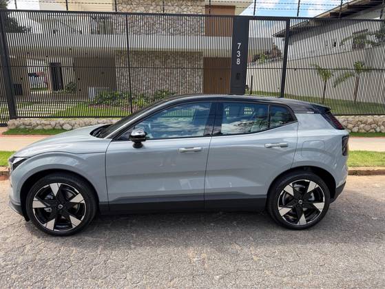 VOLVO EX30 69 KW ELÉTRICO ULTRA