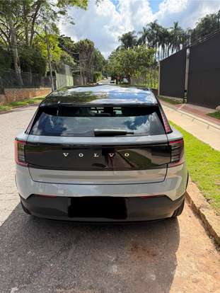 VOLVO-EX30-2024