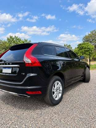 VOLVO-XC60-2015