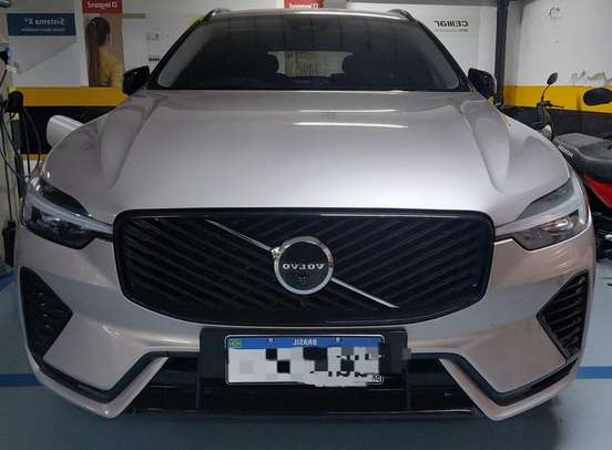 VOLVO-XC60-2025