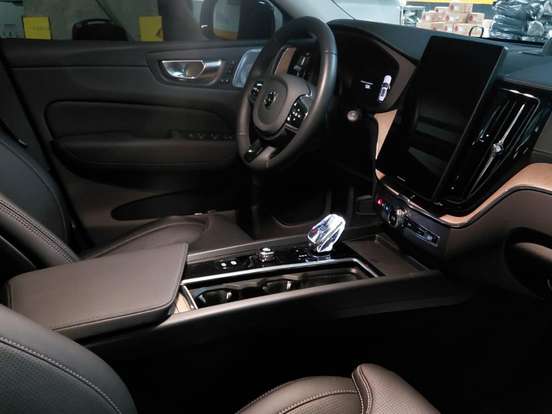 VOLVO-XC60-2.0 T8 PHEV ULTRA DARK AWD GEARTRONIC VOLVO-XC60-2025