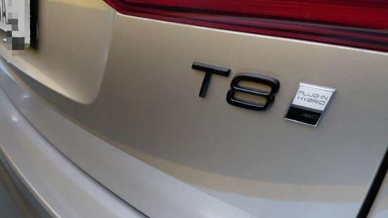 VOLVO-XC60-2025