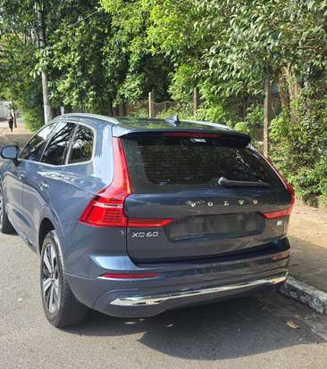 VOLVO-XC60-2022