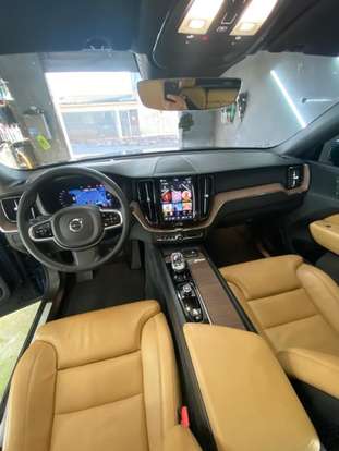 VOLVO-XC60-2022