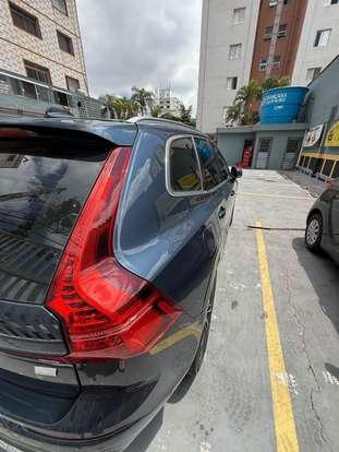 VOLVO-XC60-2022