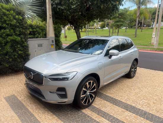 VOLVO-XC60-2022