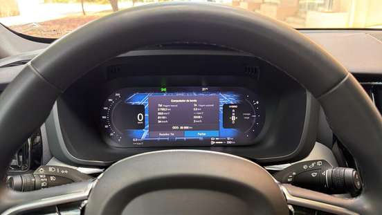 VOLVO-XC60-2024