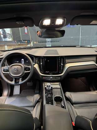 VOLVO-XC60-2024