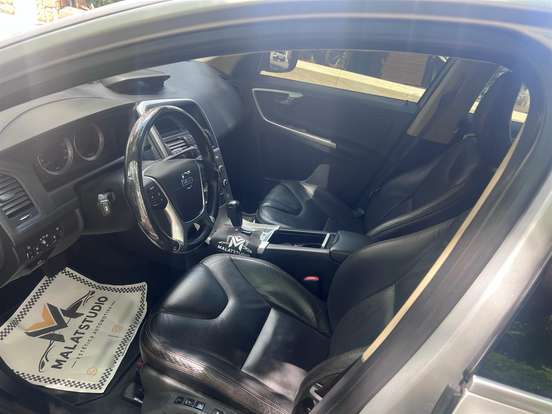 VOLVO-XC60-2009