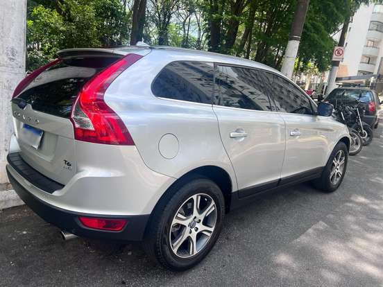 VOLVO-XC60-2009