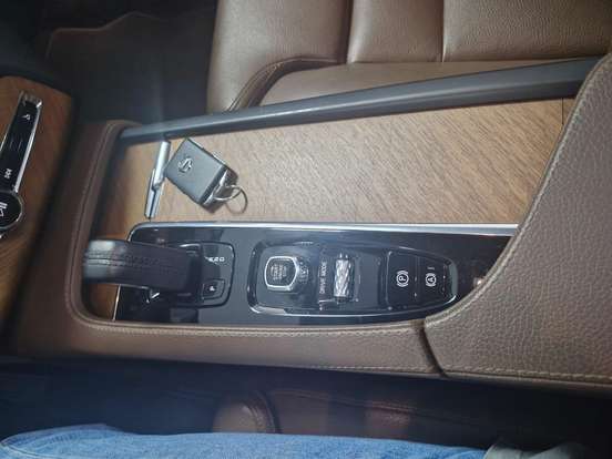 VOLVO-XC90-2.0 T8 HYBRID MOMENTUM AWD GEARTRONIC VOLVO-XC90-2021