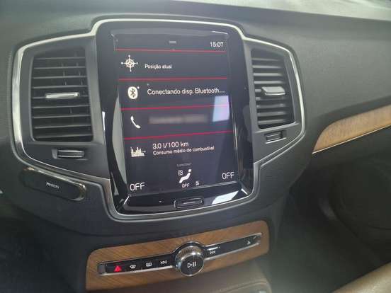 VOLVO-XC90-2021