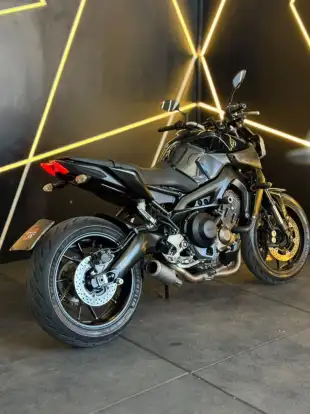 YAMAHA-MT-09-2019